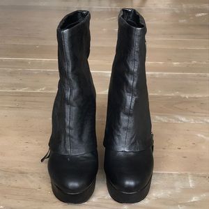 alice + olivia Yeardley Zip Cuff Boots